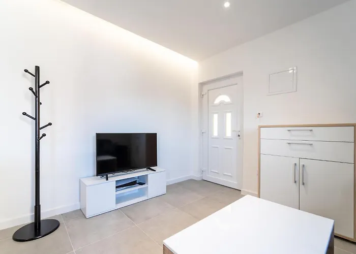 Apartment 1 Bedroom Cozy In