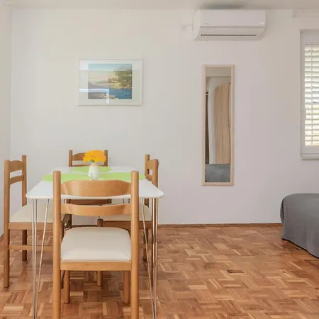 Apartment 1 Bedroom Cozy In Nin