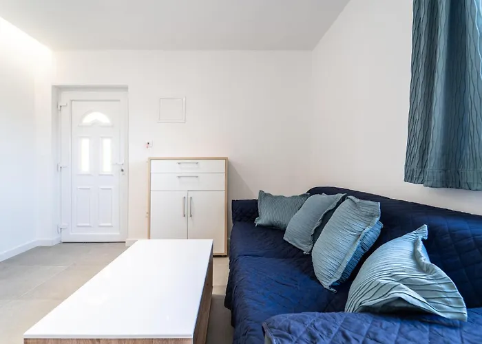 1 Bedroom Cozy In Appartement Zadar
