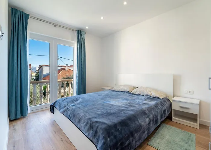 1 Bedroom Cozy In Appartement